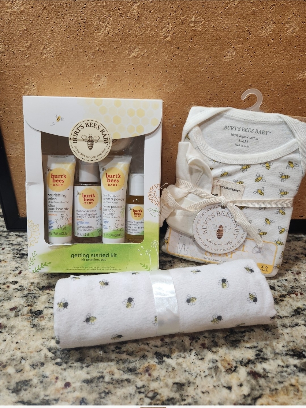 New! Burt's Bees Baby Bath & Apparel Gift Set